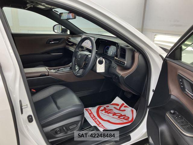 Toyota Crown Crossover 2023-03 6715897-4