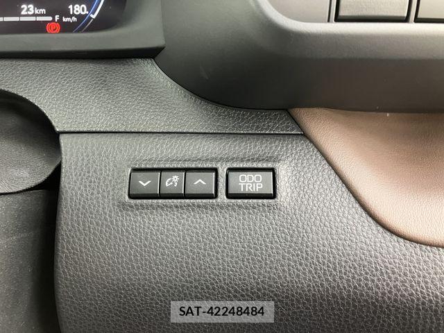 Toyota Crown Crossover 2023-03 6715897-6