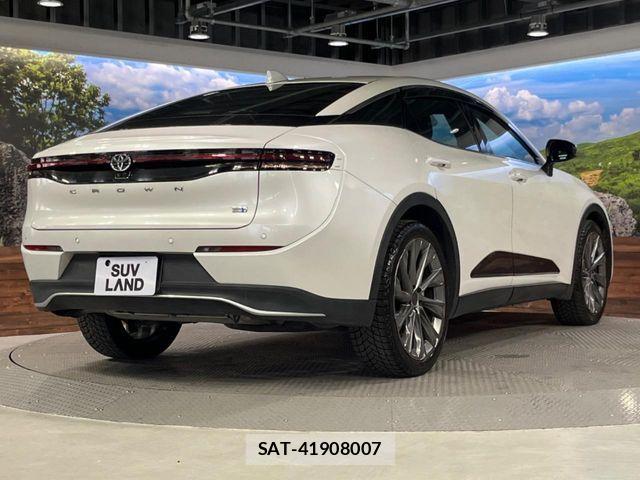 Toyota Crown Crossover 2023-05 6751113-16