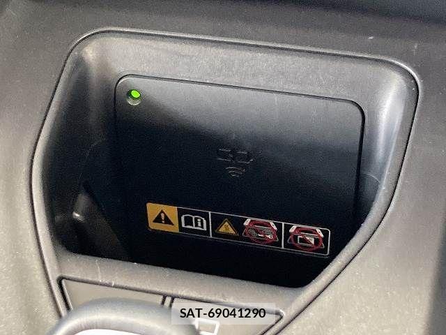 Toyota Crown Crossover 2023-05 6814355-9