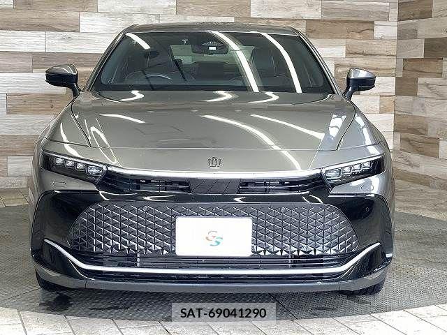 Toyota Crown Crossover 2023-05 6814355-2