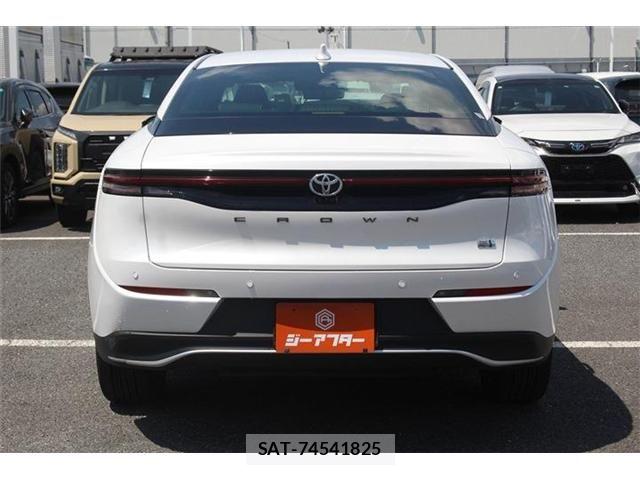 Toyota Crown Crossover 2022-12 6814365-12