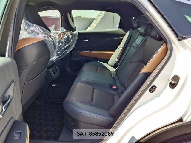 Toyota Crown Crossover 2024-02 6992720-23