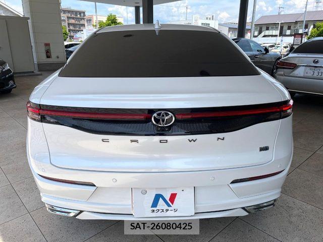 Toyota Crown Crossover 2023-02 7020233-14