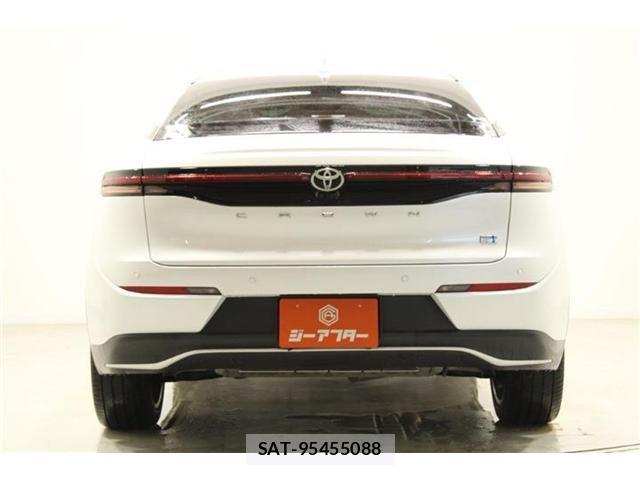 Toyota Crown Crossover 2023-12 7020242-10