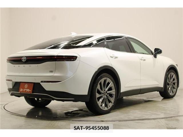 Toyota Crown Crossover 2023-12 7020242-11