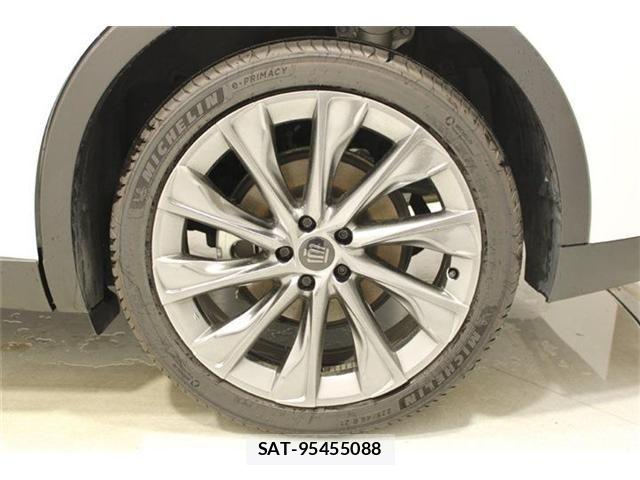 Toyota Crown Crossover 2023-12 7020242-23