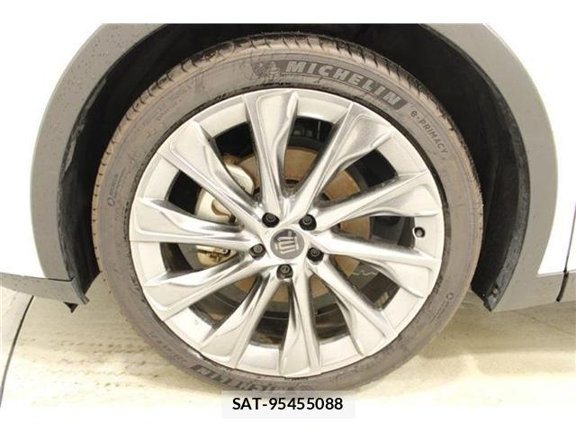 Toyota Crown Crossover 2023-12 7020242-24