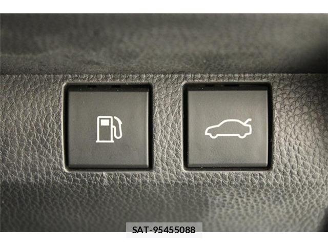 Toyota Crown Crossover 2023-12 7020242-3