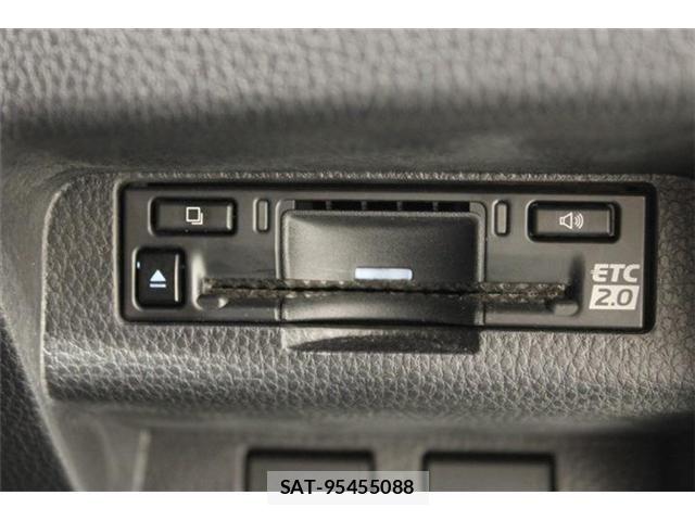 Toyota Crown Crossover 2023-12 7020242-4
