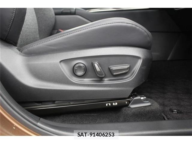 Toyota Crown Crossover 2023-04 7020241-25