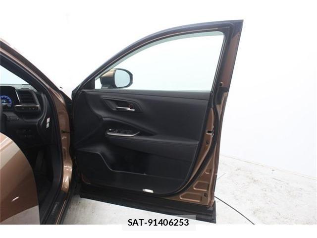 Toyota Crown Crossover 2023-04 7020241-27