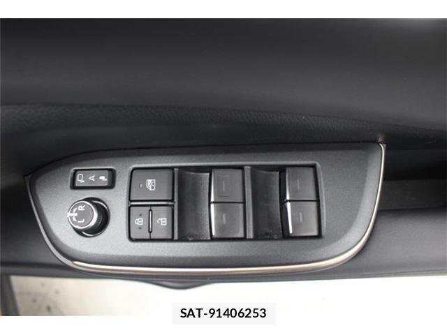 Toyota Crown Crossover 2023-04 7020241-28