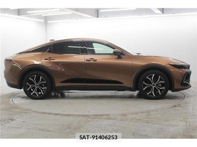 Toyota Crown Crossover 2023-04 7020241-3