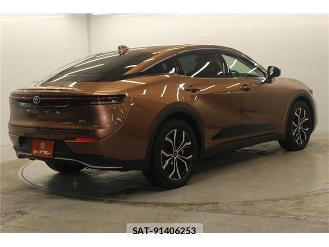 Toyota Crown Crossover 2023-04 7020241-4