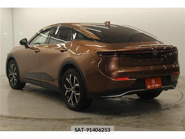 Toyota Crown Crossover 2023-04 7020241-6