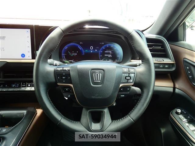 Toyota Crown Crossover 2023-04 7020236-11