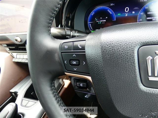 Toyota Crown Crossover 2023-04 7020236-12