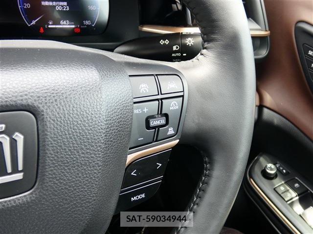 Toyota Crown Crossover 2023-04 7020236-13
