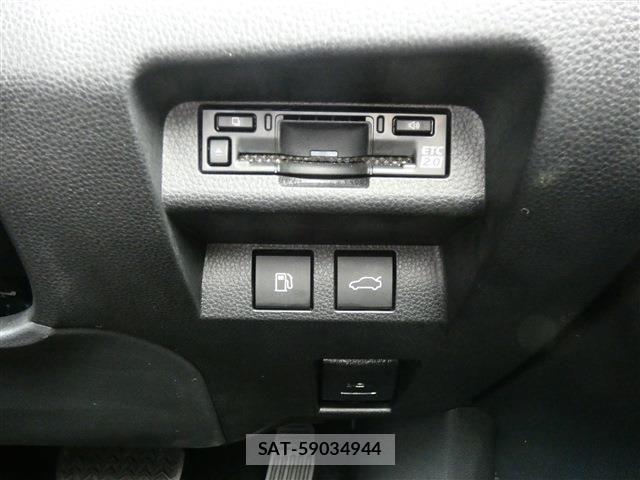 Toyota Crown Crossover 2023-04 7020236-15