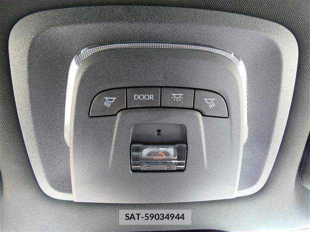 Toyota Crown Crossover 2023-04 7020236-16