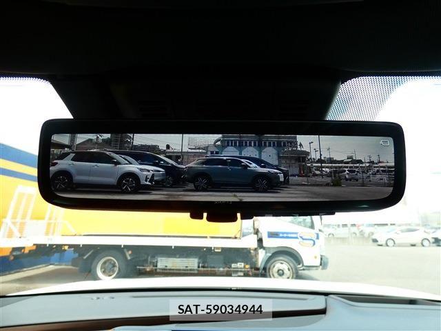 Toyota Crown Crossover 2023-04 7020236-17
