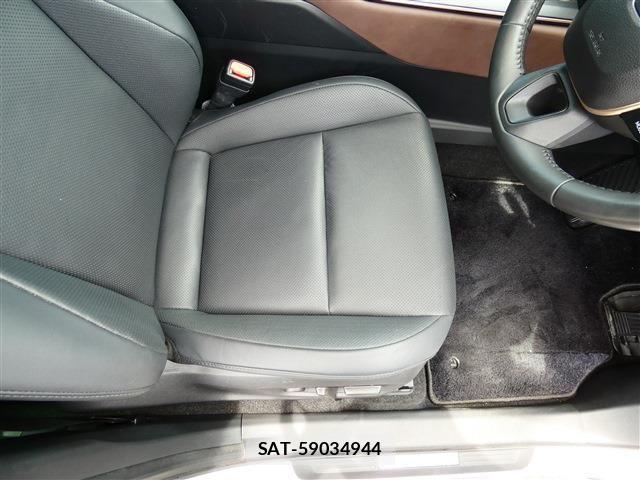 Toyota Crown Crossover 2023-04 7020236-20