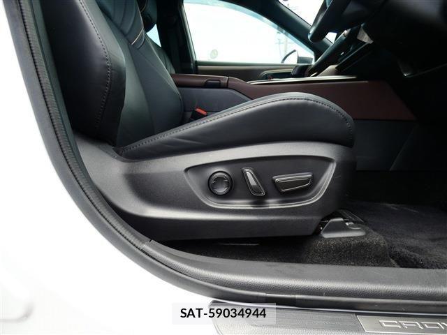 Toyota Crown Crossover 2023-04 7020236-21