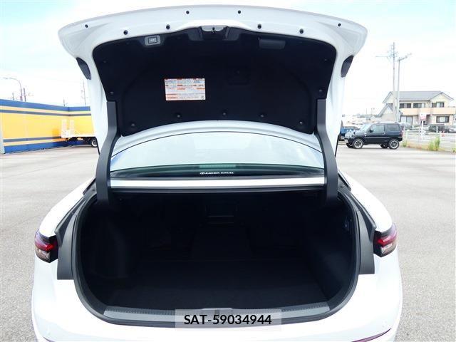 Toyota Crown Crossover 2023-04 7020236-29