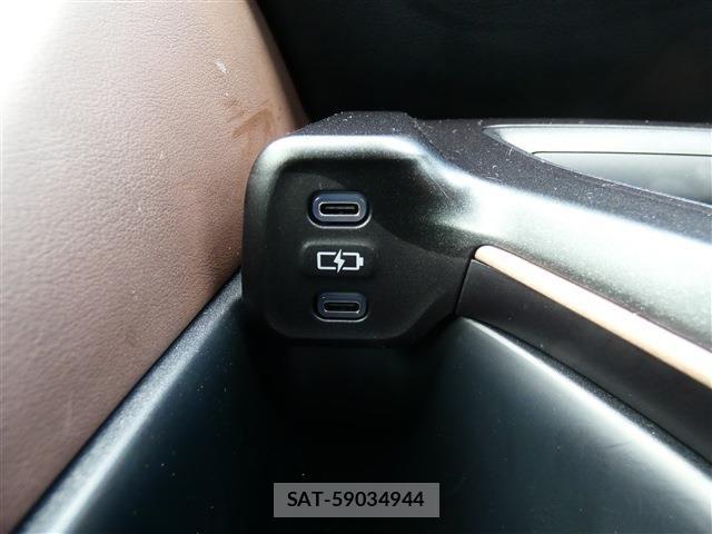 Toyota Crown Crossover 2023-04 7020236-6