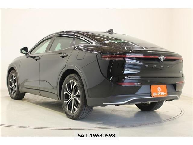 Toyota Crown Crossover 2023-11 7058031-9