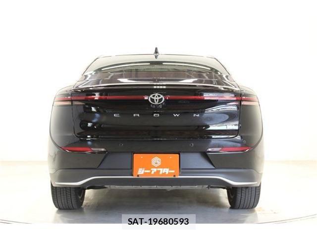 Toyota Crown Crossover 2023-11 7058031-10