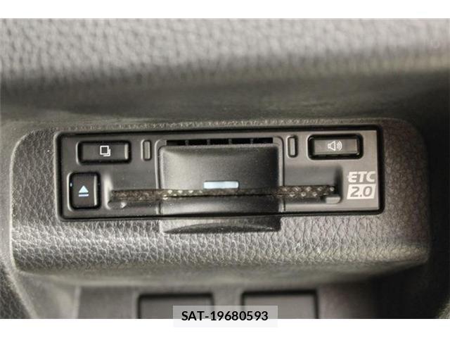Toyota Crown Crossover 2023-11 7058031-3