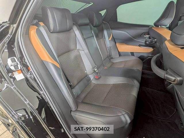 Toyota Crown Crossover 2022-12 7216499-5