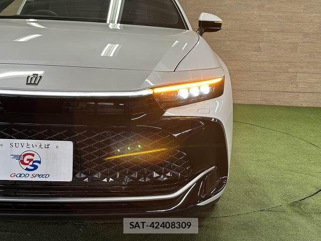 Toyota Crown Crossover 2023-03 7216506-10