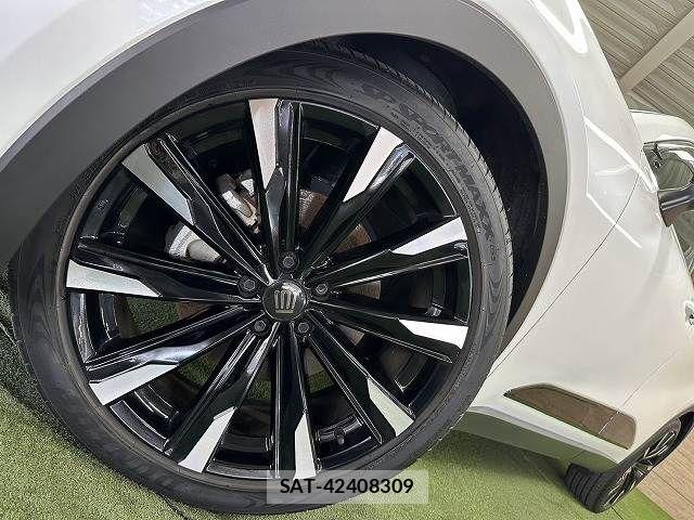 Toyota Crown Crossover 2023-03 7216506-11