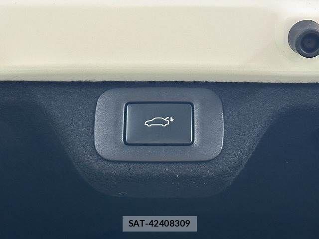 Toyota Crown Crossover 2023-03 7216506-13