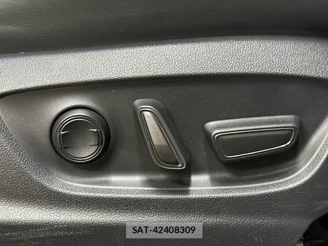 Toyota Crown Crossover 2023-03 7216506-14