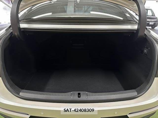 Toyota Crown Crossover 2023-03 7216506-19
