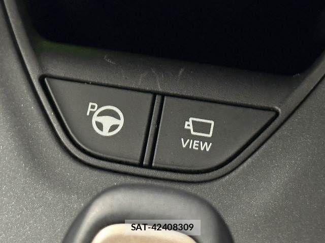 Toyota Crown Crossover 2023-03 7216506-4