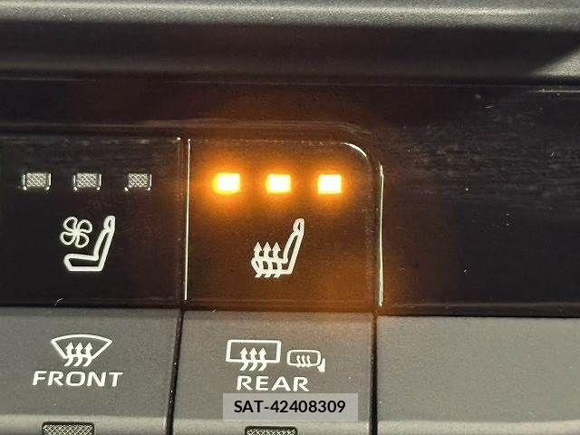 Toyota Crown Crossover 2023-03 7216506-6