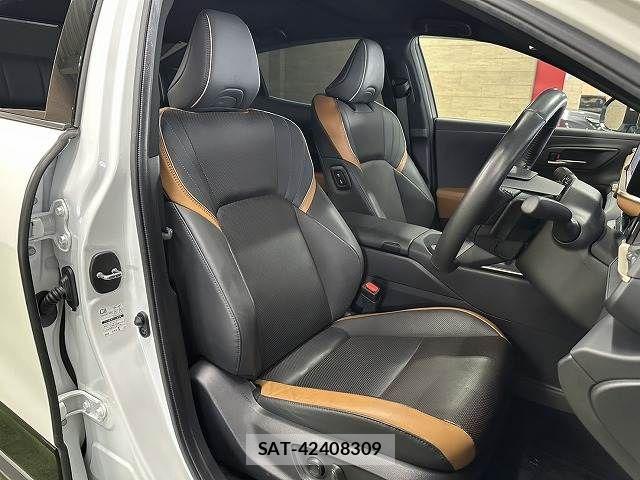 Toyota Crown Crossover 2023-03 7216506-8