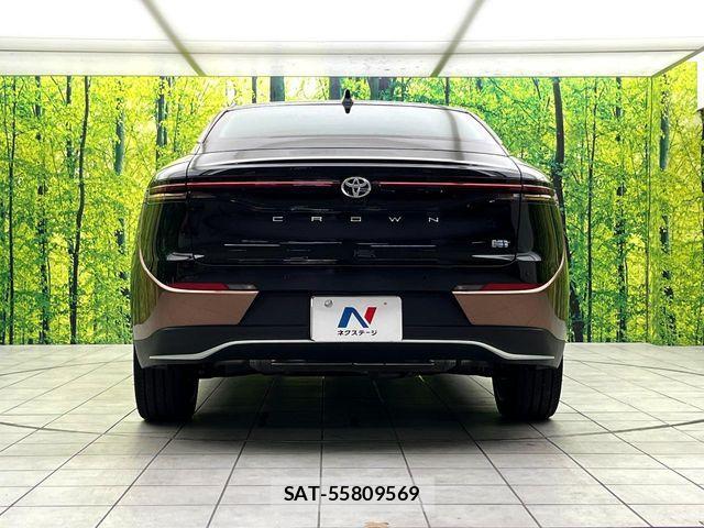 Toyota Crown Crossover 2023-02 7216507-14