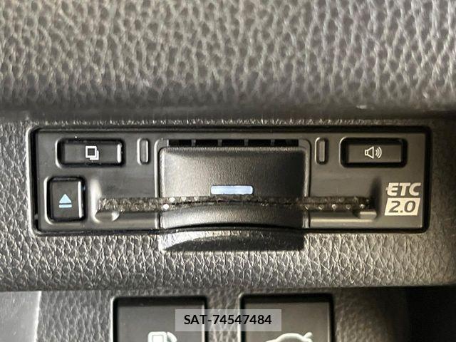 Toyota Crown Crossover 2023-09 7216523-9