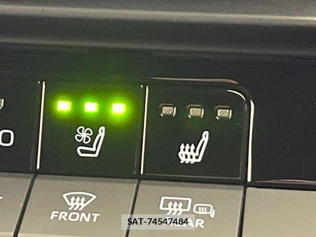 Toyota Crown Crossover 2023-09 7216523-10