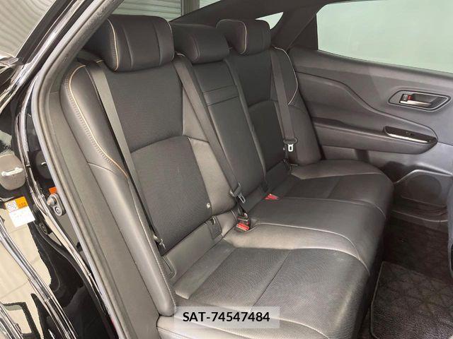 Toyota Crown Crossover 2023-09 7216523-13