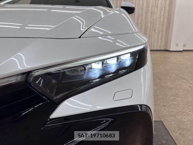 Toyota Crown Crossover 2023-01 7216505-11