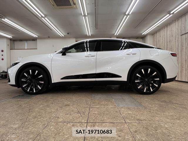Toyota Crown Crossover 2023-01 7216505-19