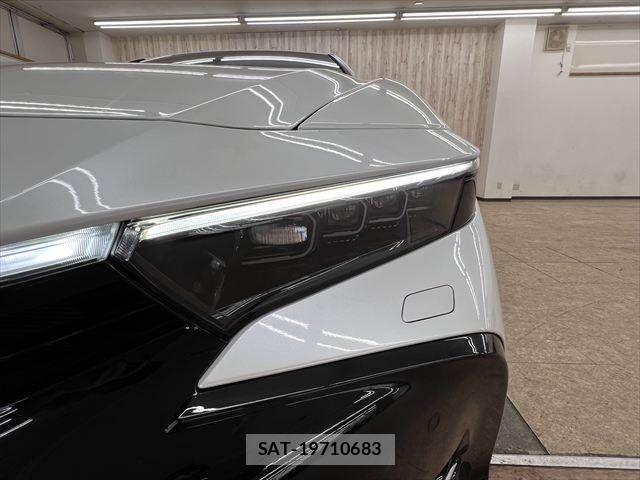 Toyota Crown Crossover 2023-01 7216505-20