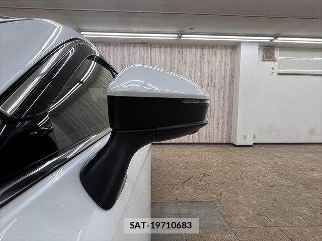 Toyota Crown Crossover 2023-01 7216505-22